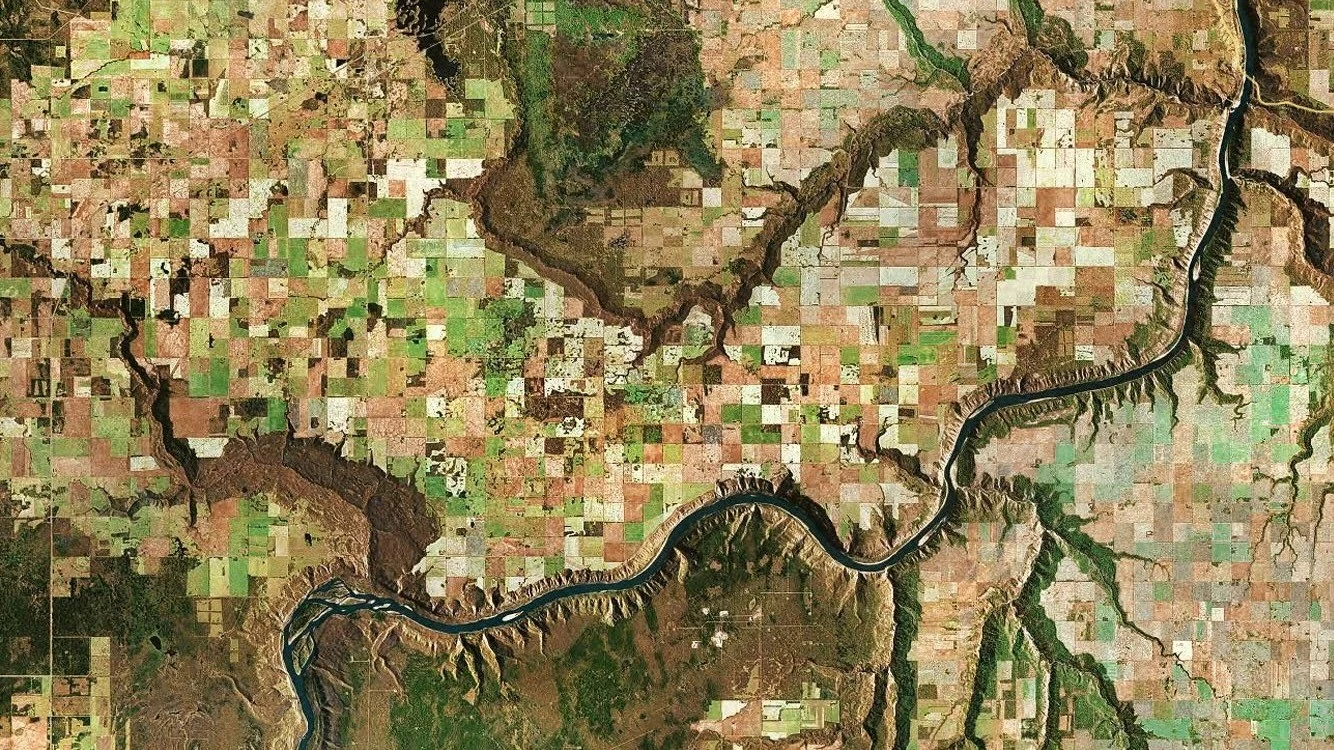 Connecting AI Assistants with Tilebox: Grounding LLMs in Live Space Data